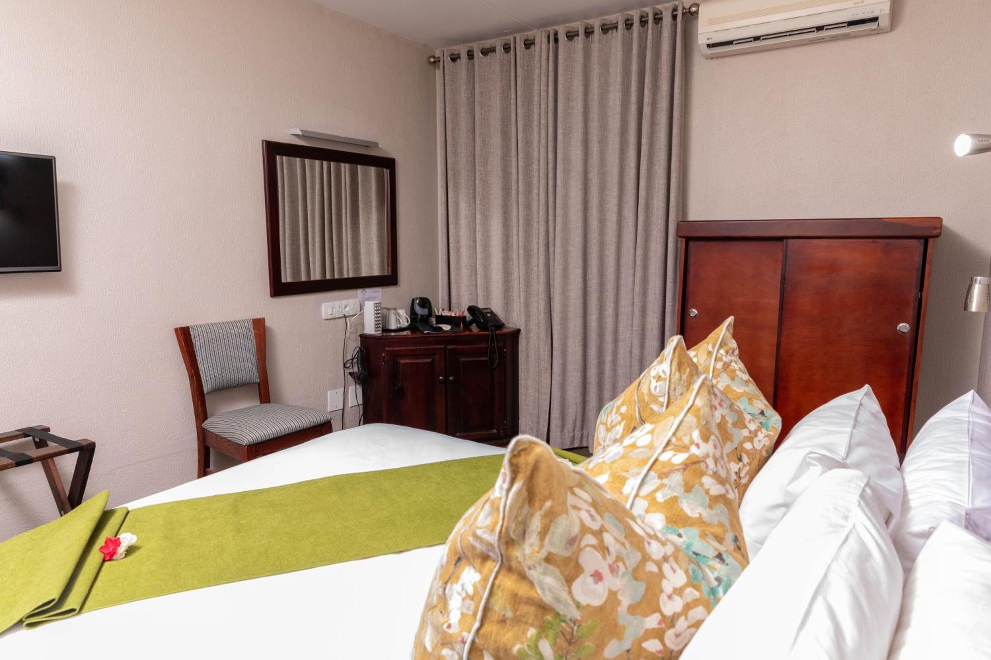 Hotel 247 @